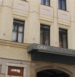 Grand_Majestic_Plaza_exterior...jpg