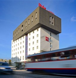 Ibis_Olomouc_exterior.jpg