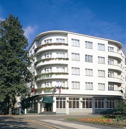 Bellevue_Poděbrady_ext.JPG