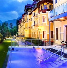 Grandhotel_Praha_T.Lomnica_exterior.jpg